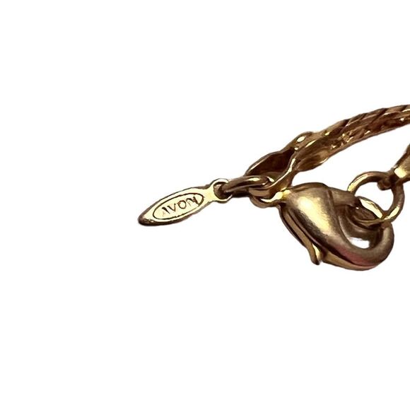 Avon SH Gold Tone Herringbone Chain Cubic Zirconia Necklace - Picture 4 of 5